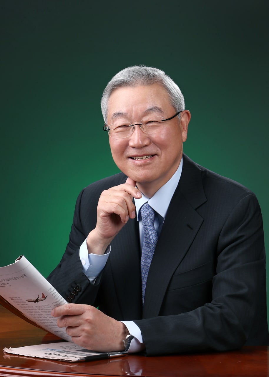 Kim Sung-Hwan, President